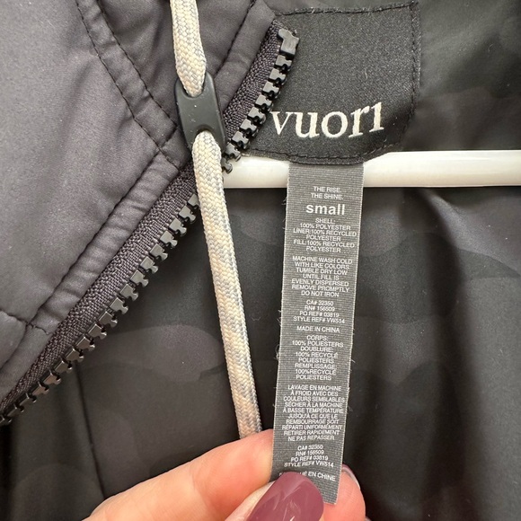 Vuori insulated black jacket - Picture 2 of 3